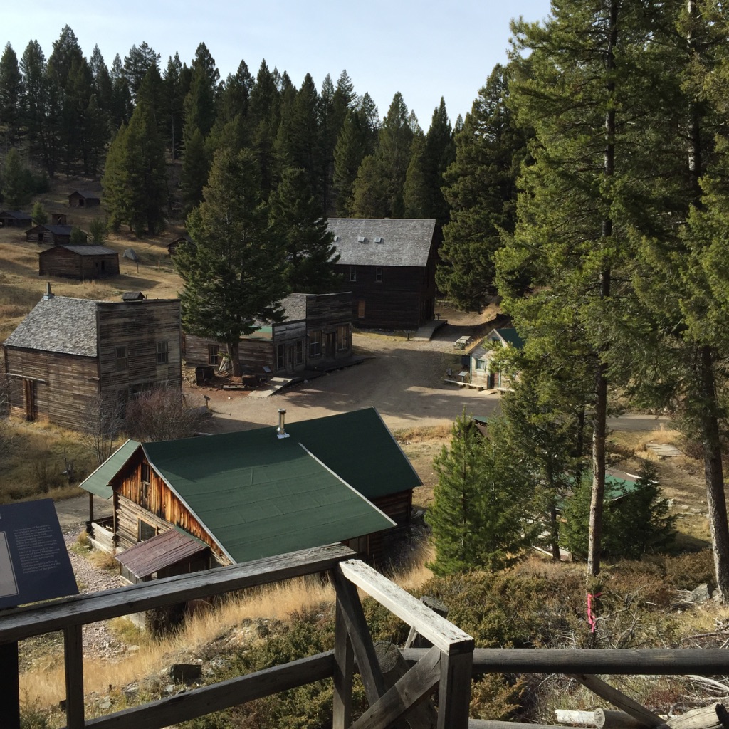 Arriving at Garnest Ghost Town.jpg